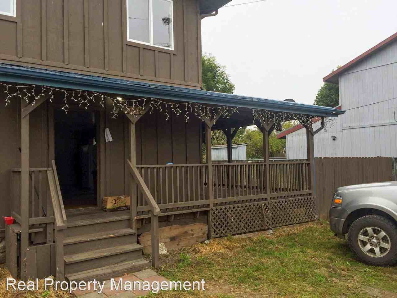 538 3rd Ave - Photo 2 of 9