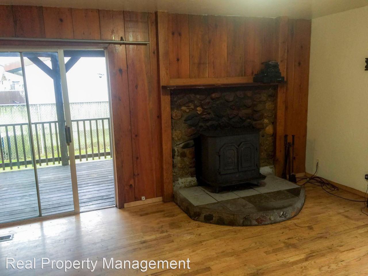 538 3rd Ave - Photo 3 of 9