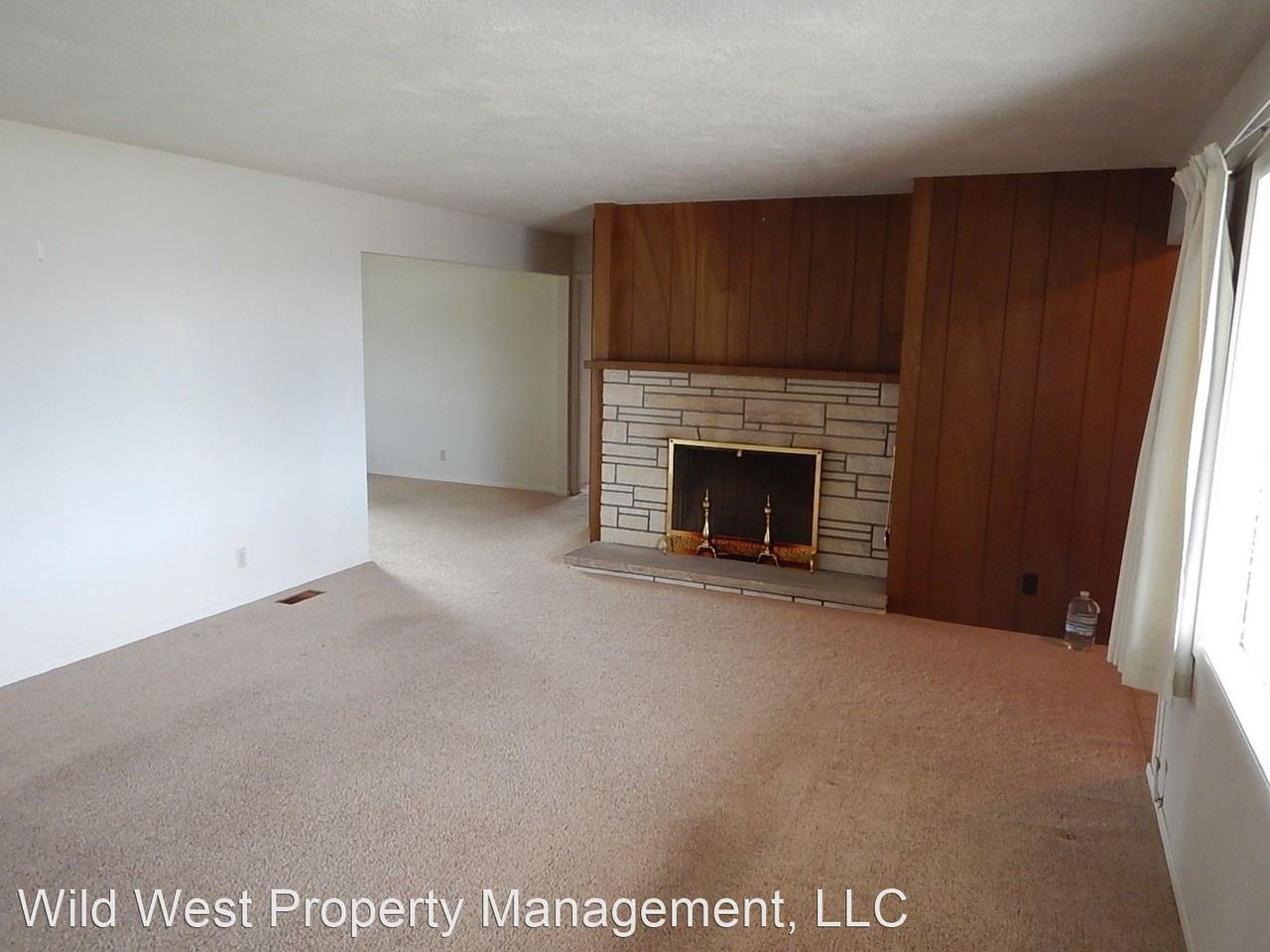 130 Se Court St - Photo 2 of 16