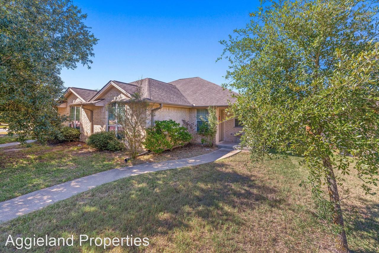 903 Crepe Myrtle St - Photo 2 of 18