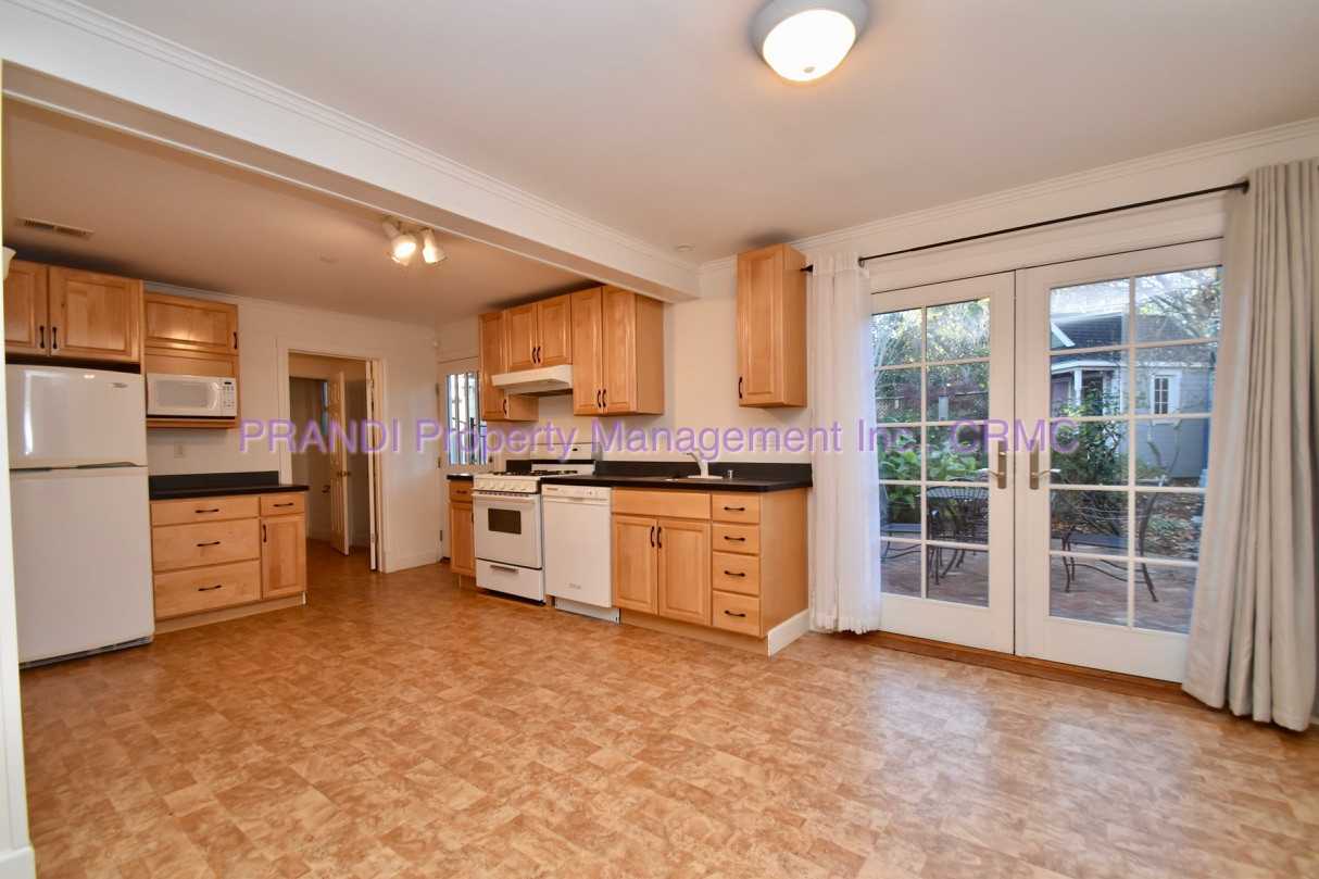 521-523 C St - Photo 2 of 16