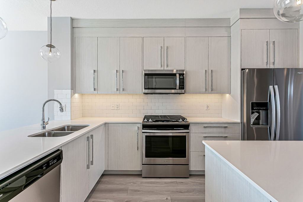 703 Walgrove Blvd Se - Photo 3 of 31