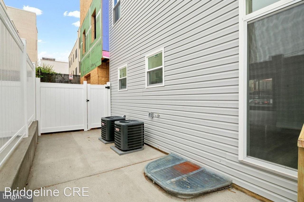 1545 W Seybert St - Photo 3 of 50