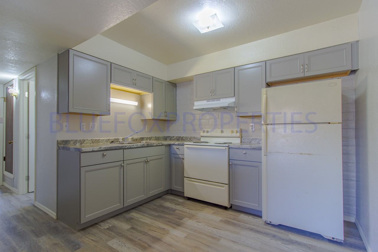 2470 & 2472 E Warwick Vista - Photo 3 of 11