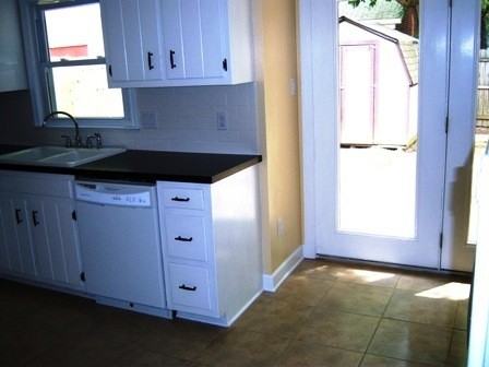 430 430 Bryan Court 1/2 off first months rent w/ 1 yr lease/ 1st month free w/ a 2 yr lease - Photo 3 of 6