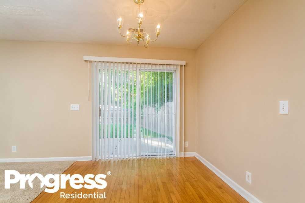 2132 Blake Dr - Photo 3 of 15