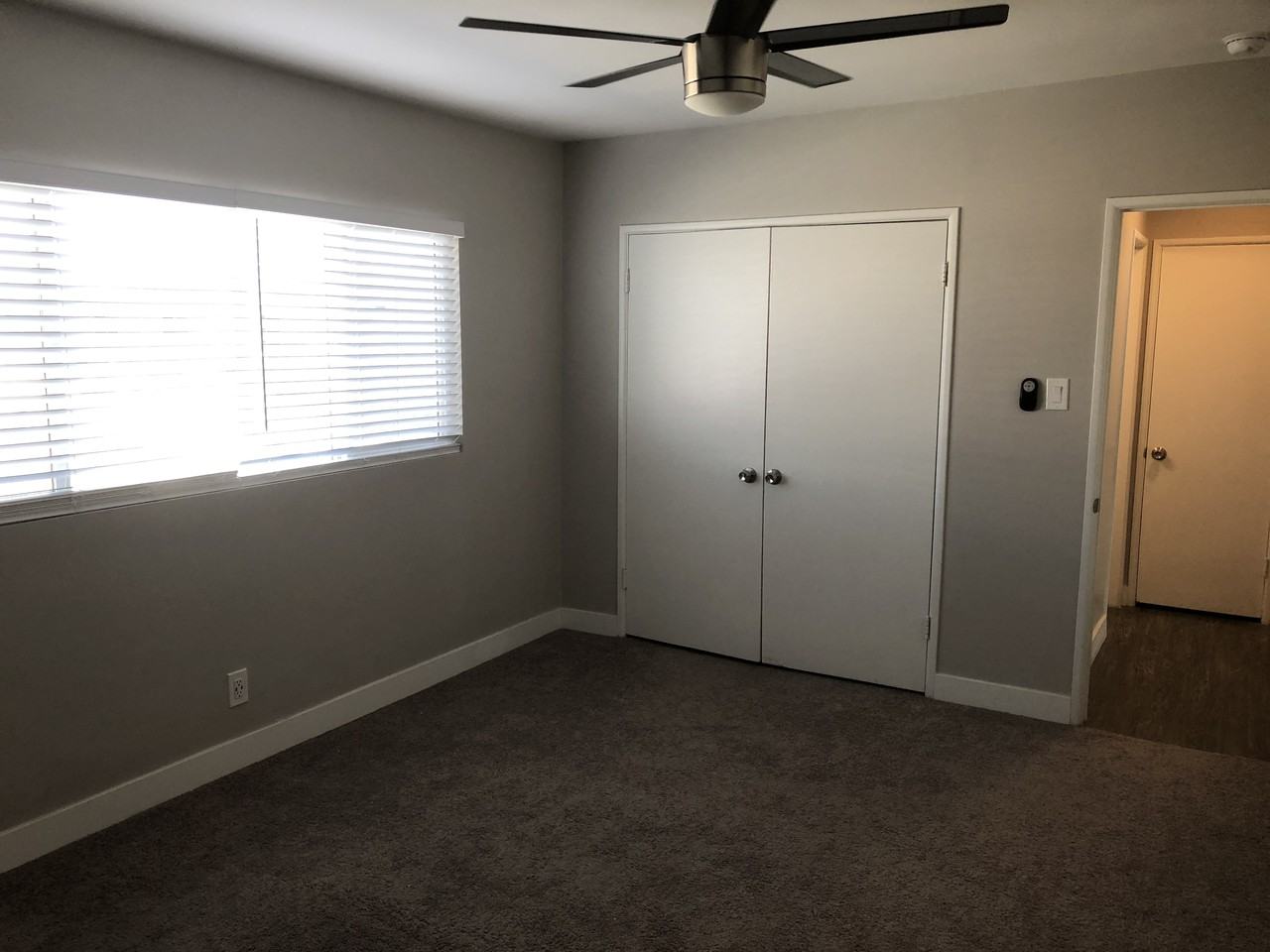 LA PLAYA APARTMENTS - Photo 5 of 9