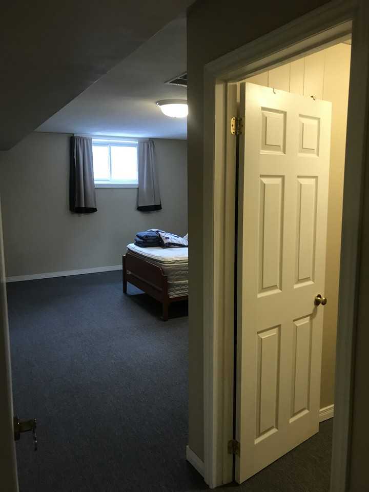 250 Corrie Crescent #B - Photo 2 of 10