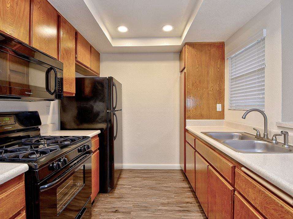 WINDWOOD - Photo 2 of 20