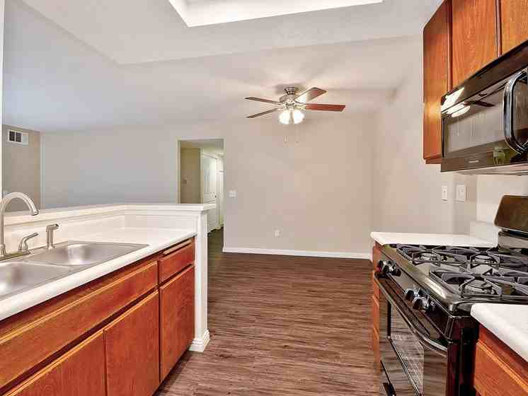 WINDWOOD - Photo 6 of 20