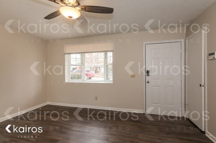 3216 Mccleod Ave - Photo 3 of 15