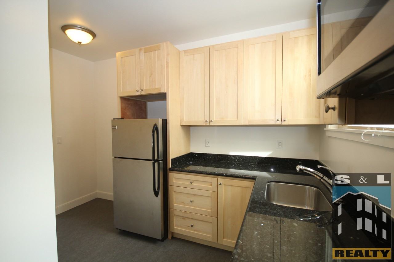 1028 Guerrero St #7 - Photo 3 of 12