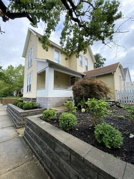 1148 Perry St - Photo 2 of 12
