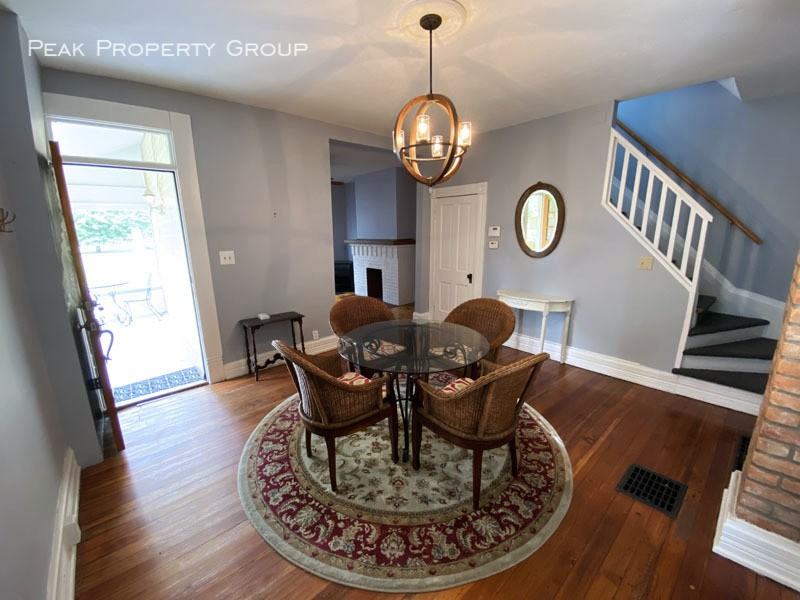 1148 Perry St - Photo 3 of 12