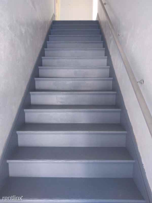 522 E Flora St - Photo 2 of 9