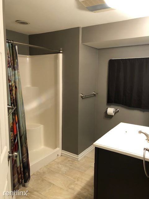 2807 Wickizer Rd - Photo 2 of 10