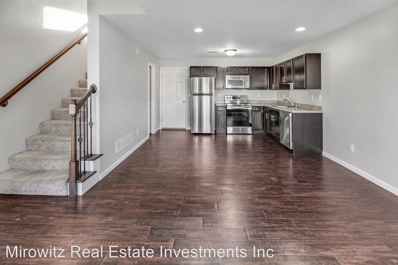 McMenamy & Crown Square - Photo 3 of 23