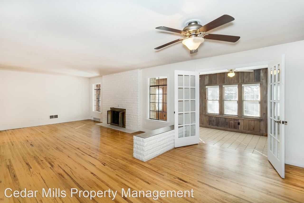 305 S Bleckley Dr - Photo 3 of 12