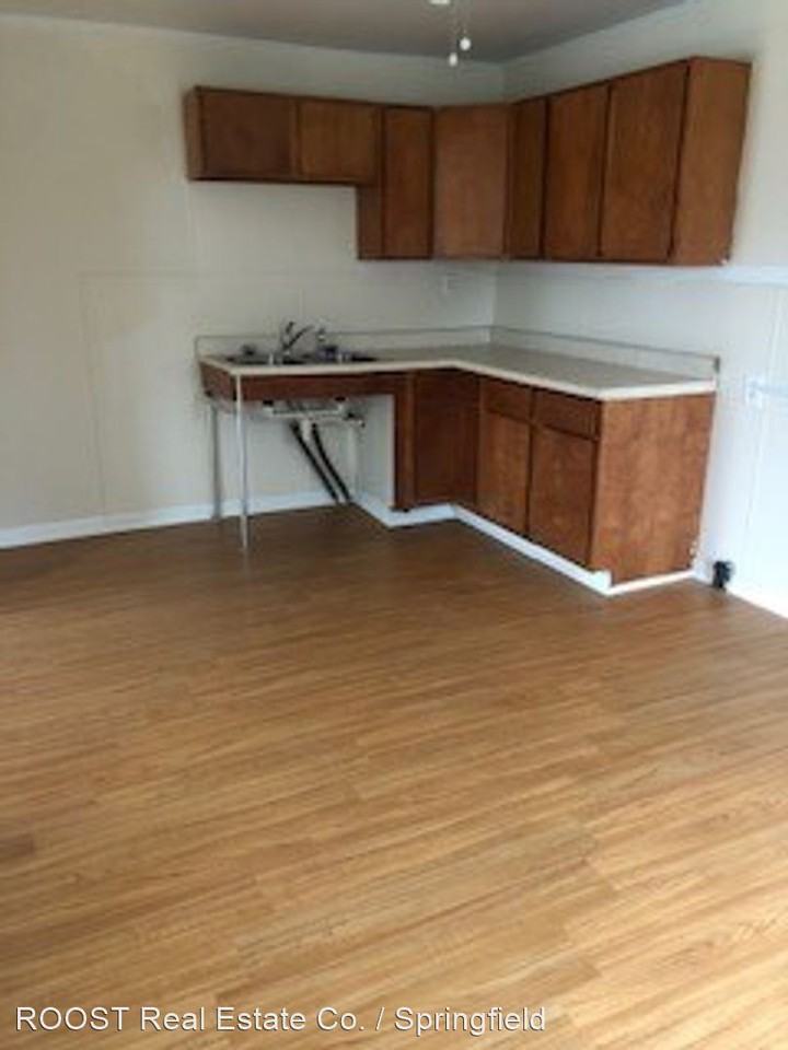 411-413 S. Douglas Street - Photo 2 of 7