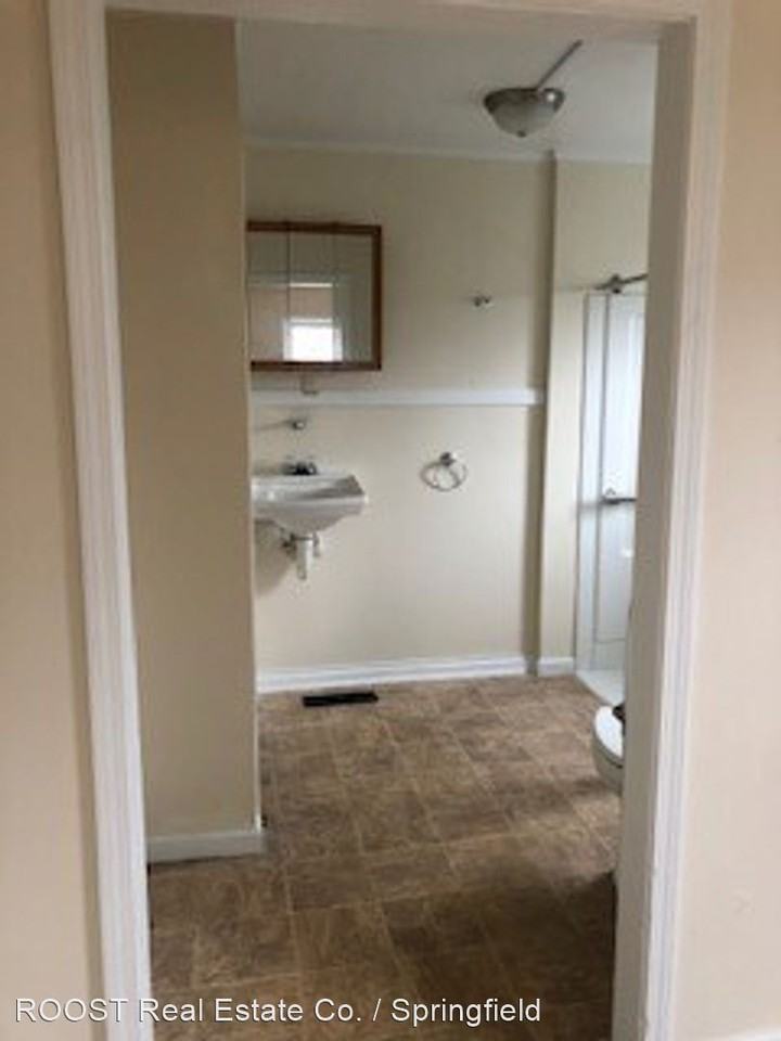 411-413 S. Douglas Street - Photo 3 of 7