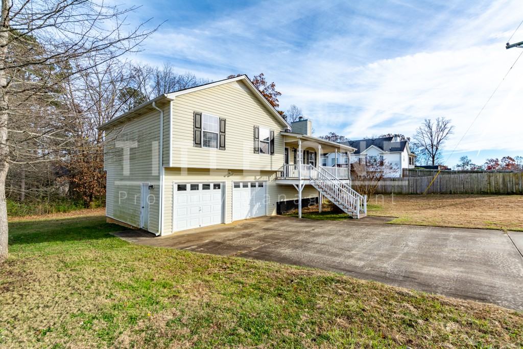 177 Majesty Dr - Photo 3 of 46