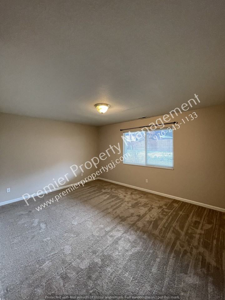 526 Rado Dr - Photo 3 of 15