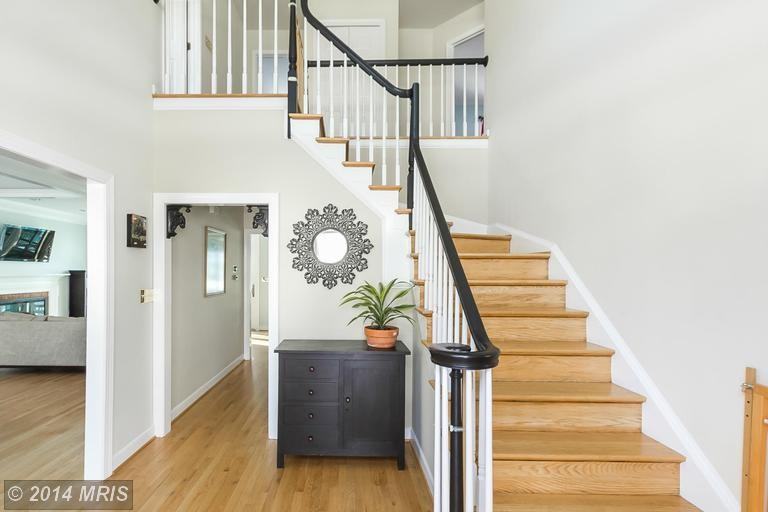 354 Berkshire Dr - Photo 3 of 26