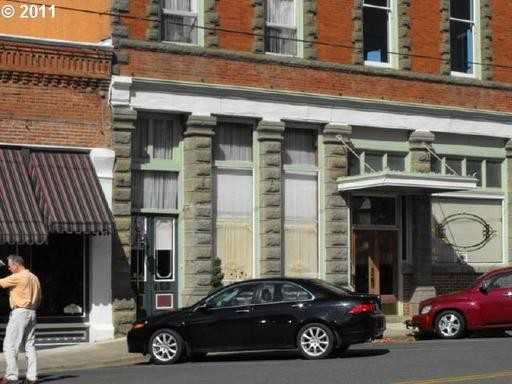 131 Locust St - Photo 2 of 16