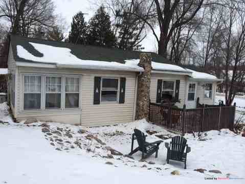 11173 Hart Ave NW - Photo 3 of 15