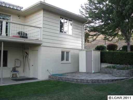 3405 Skyline Dr - Photo 3 of 14
