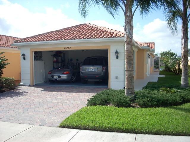 10766 SW Hartwick Dr - Photo 2 of 16