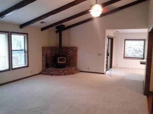 2089 Quartz Way - Photo 3 of 16