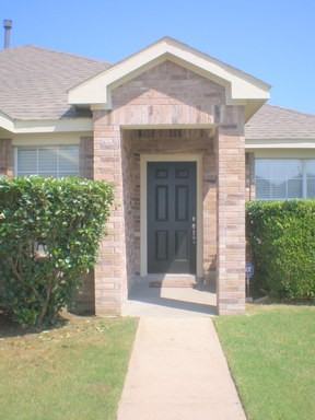 4604 Palm Ridge Dr - Photo 2 of 9