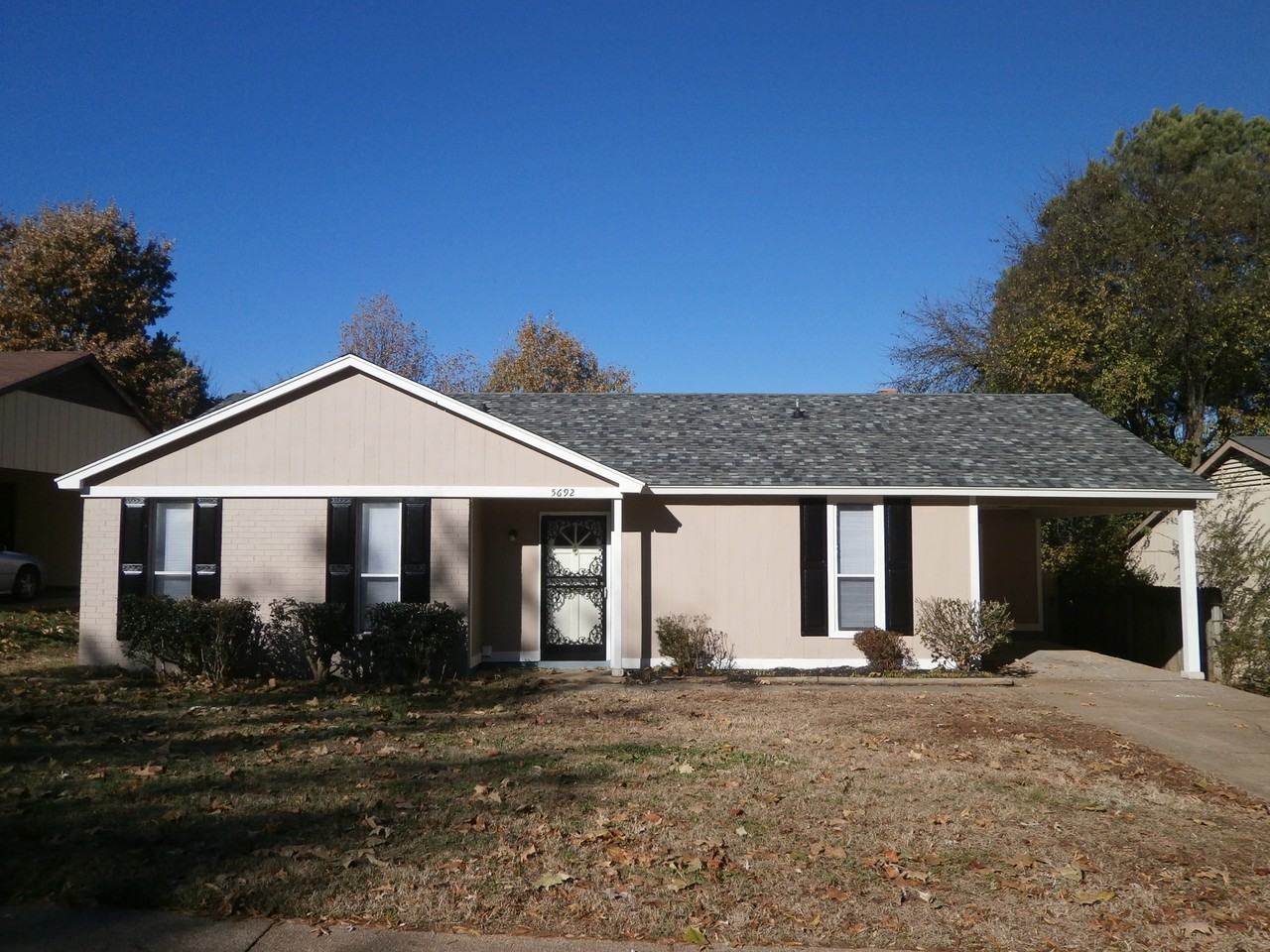 5692 Ballenmoor Dr - Photo 2 of 3