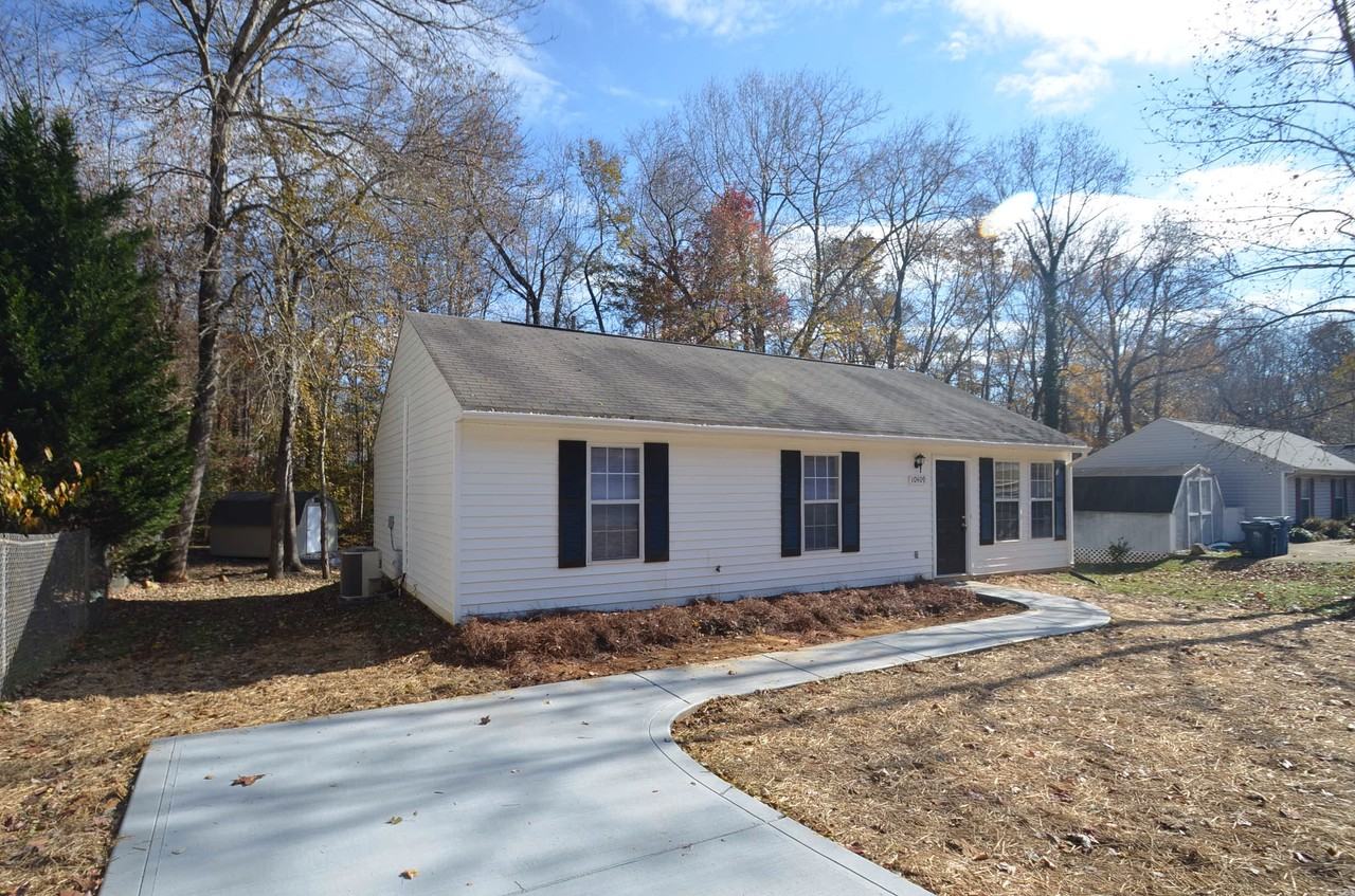 10409 Landon St - Photo 3 of 9