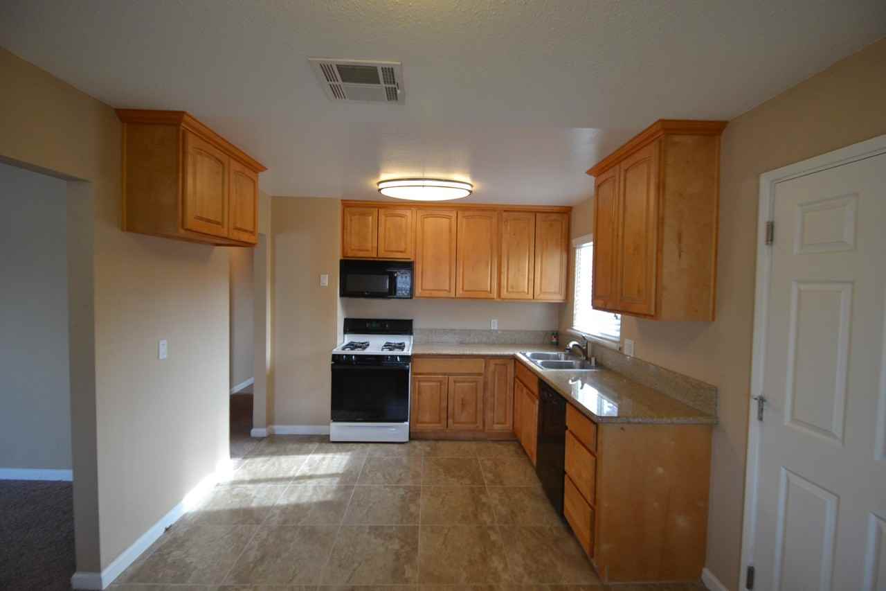 3194 Normington Dr - Photo 2 of 8