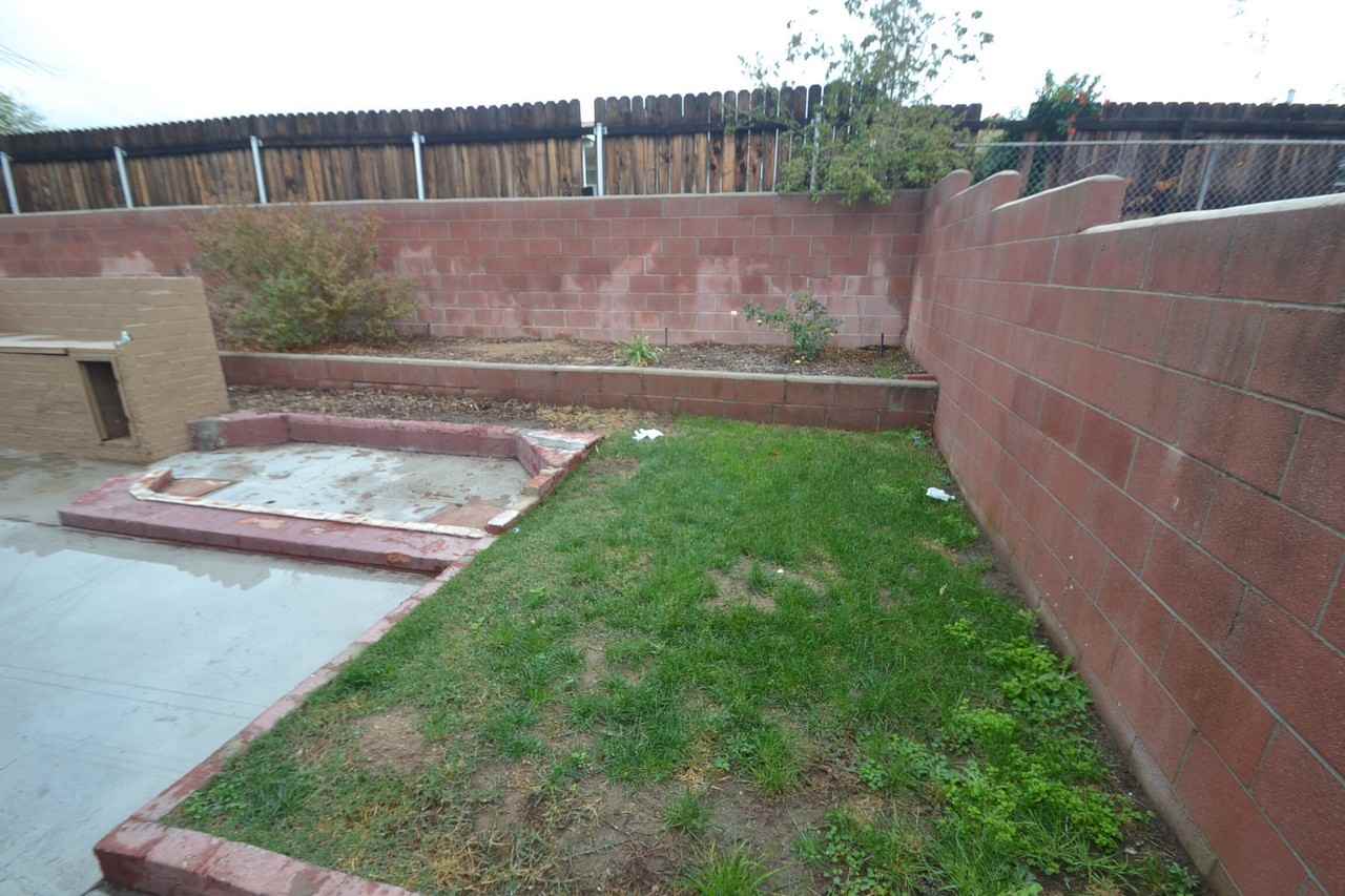 7143 Bradford Ave - Photo 3 of 6