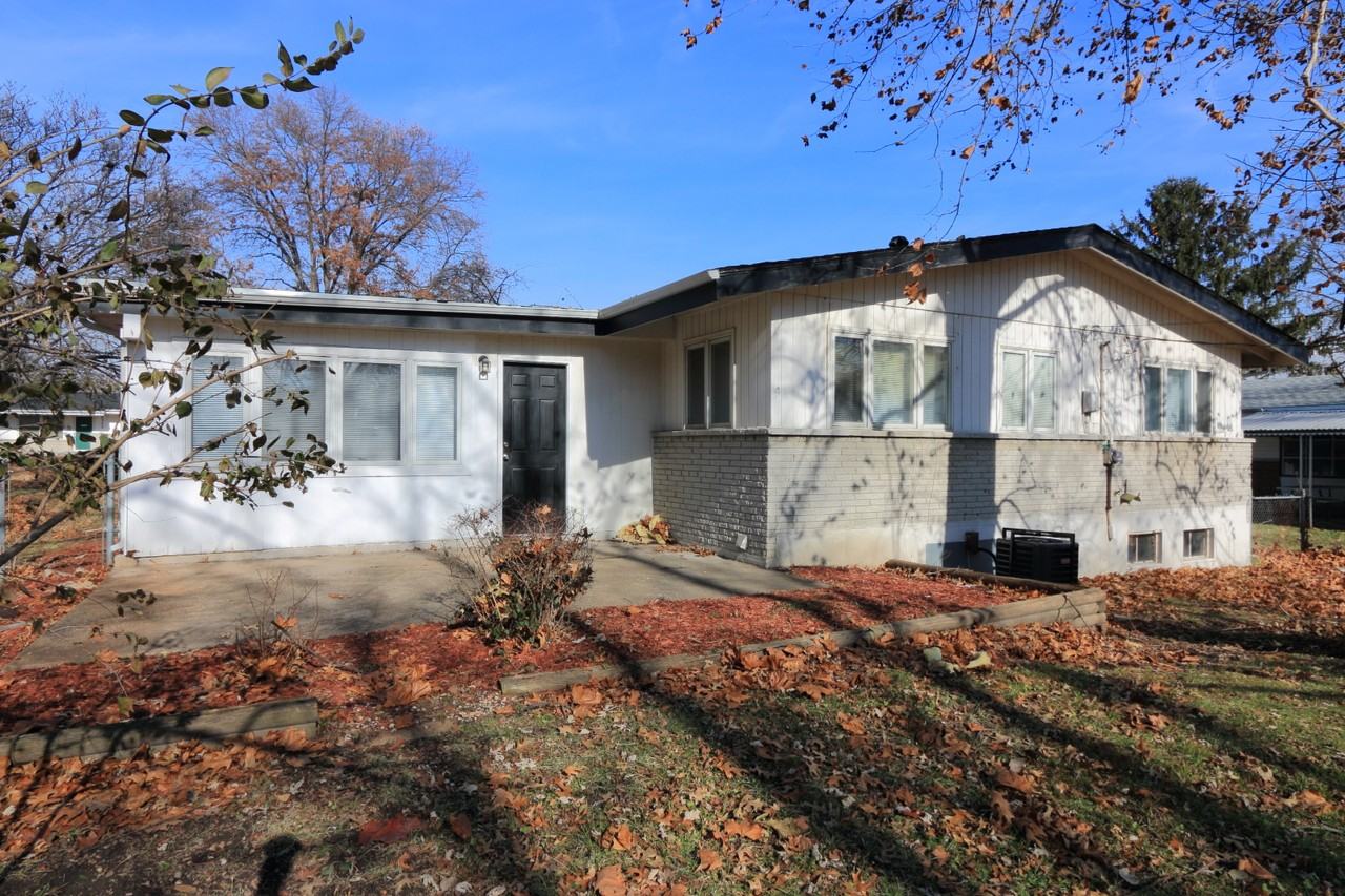 1310 Bayonne Dr - Photo 3 of 20