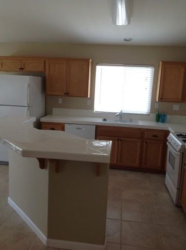 2444 Darbeton Ave - Photo 3 of 7