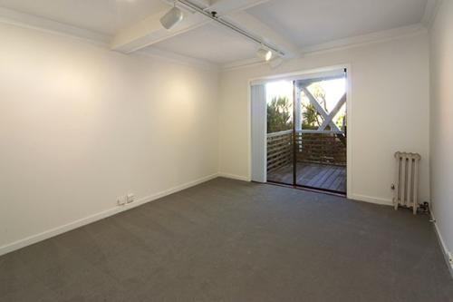 1137 Hyde St - Photo 3 of 4
