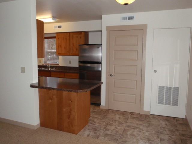 1260 S 1st St W #F - Photo 3 of 16