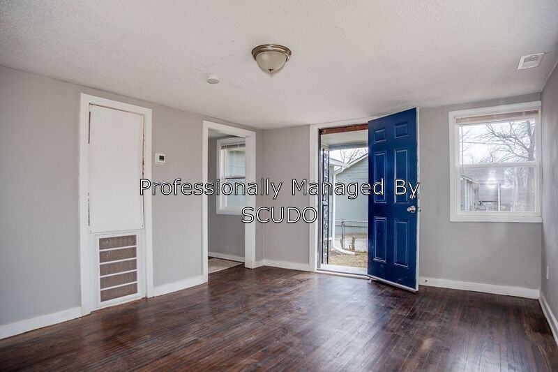 5825 Manchester Ave - Photo 2 of 13