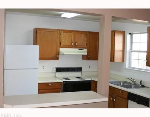 179 N Hall Way - Photo 3 of 16