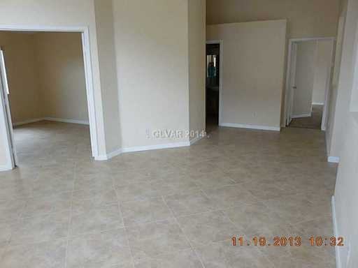 824 Harp Way - Photo 3 of 18