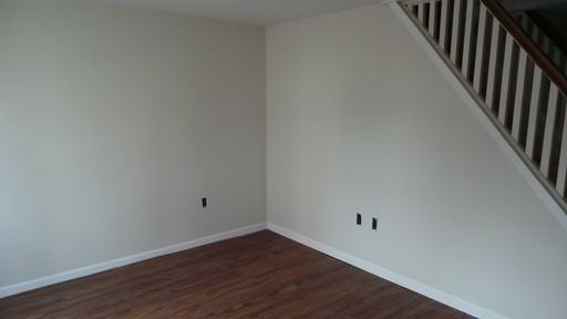 1534 Poplar St - Photo 3 of 14