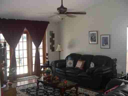 1516 Crosswind Cir - Photo 2 of 14