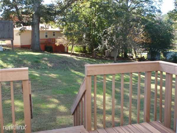 Briarwood Place - Photo 2 of 8