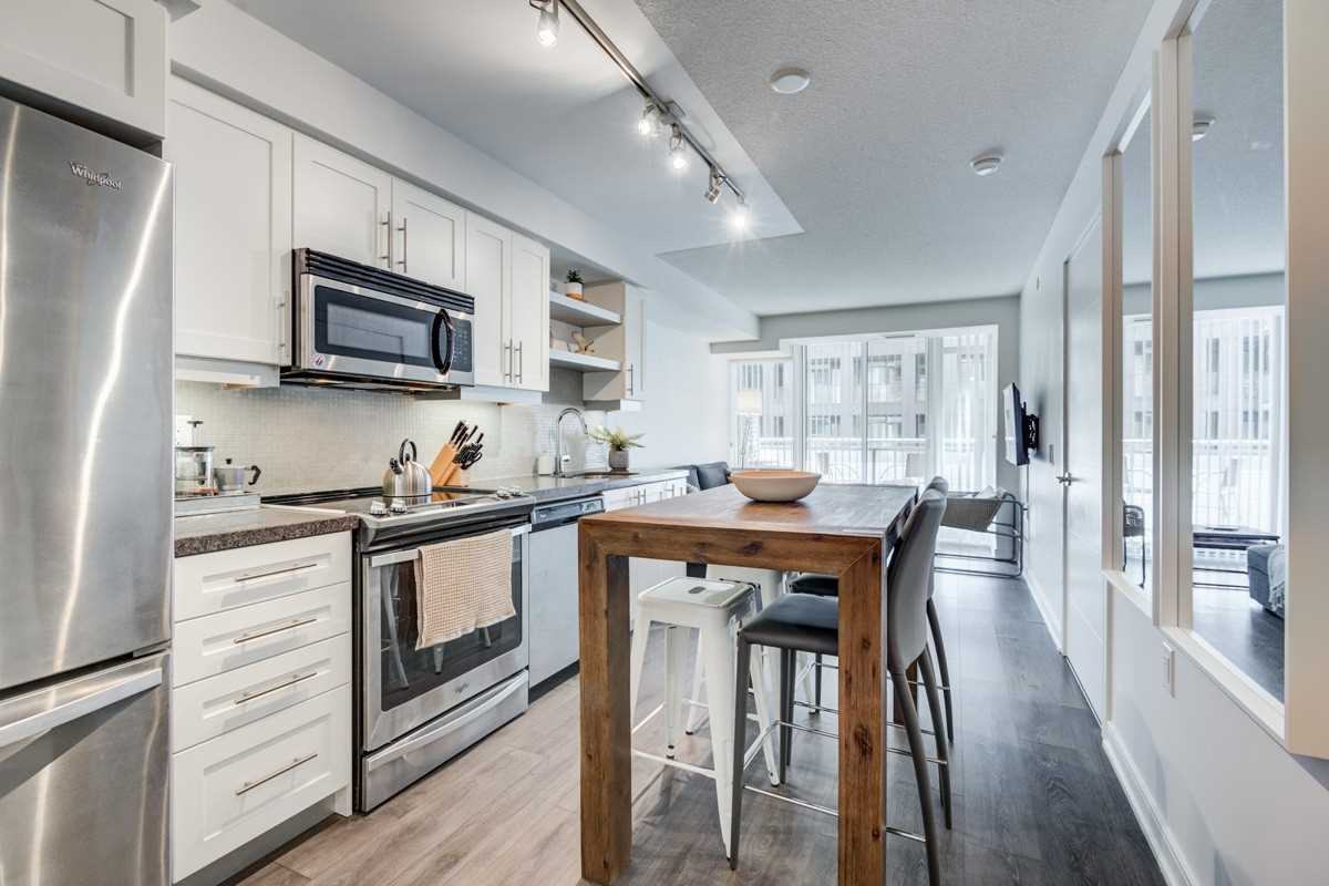 525 Adelaide Street West #1605