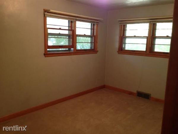 4004 Riverside Dr - Photo 2 of 7