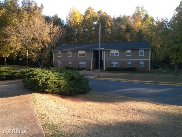 Seneca Gardens Apartments - Photo 2 of 3